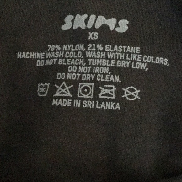 SKIMS Square Neck Bodysuit | Onyx - Picture 13 of 16